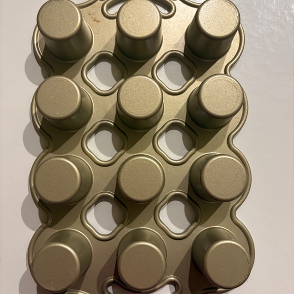 Nordicware Petite Popover Pan - Gold tone - Picture 2 of 5